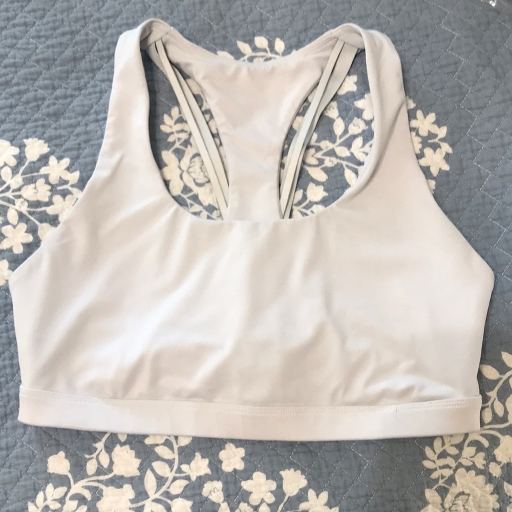 Fabletics Kessler sports bra. Size medium